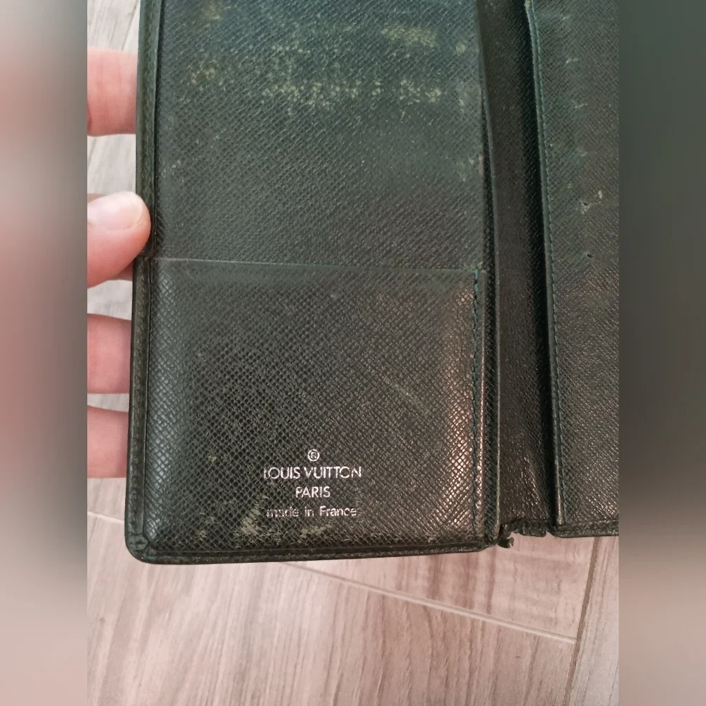 Authentic Louis Vuitton, Green Taiga Long Wallet